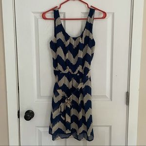 Lily Rose Chevrons dress, size small